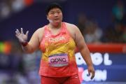 -包含运动员全情投入，冲向胜利巅峰的词条