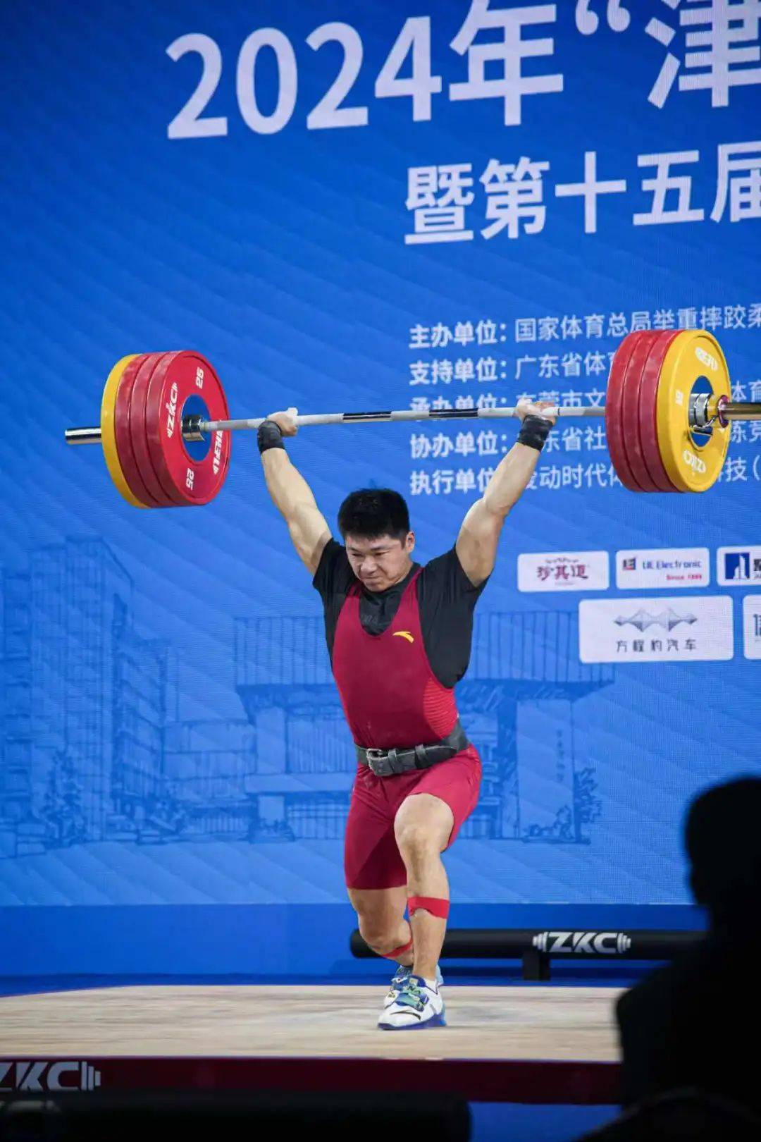 精彩比赛成就奋力拼搏的运动员