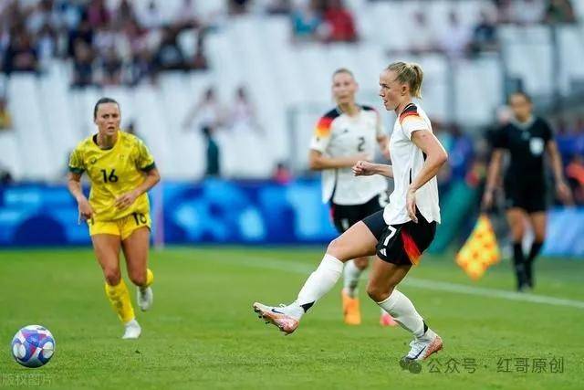 德国女足队员获得最佳射手奖