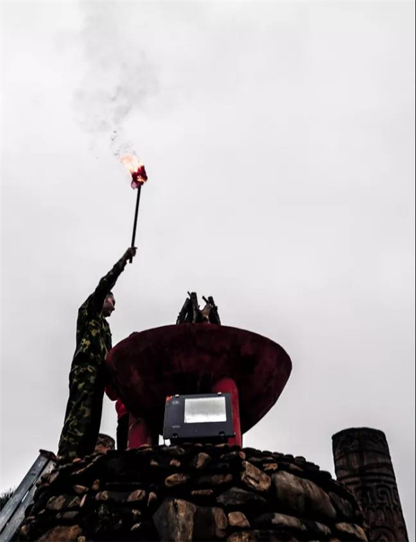 荣辱与共，胜利的激情将在场上燃烧的简单介绍