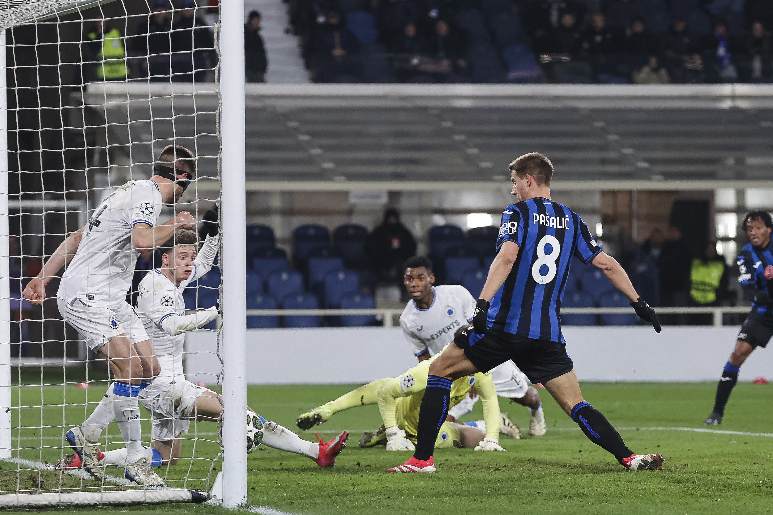 关于荷兰力克乌克兰,晋级欧洲杯淘汰赛舞台的信息 关于荷兰力克乌克兰,晋级欧洲杯淘汰赛舞台的信息