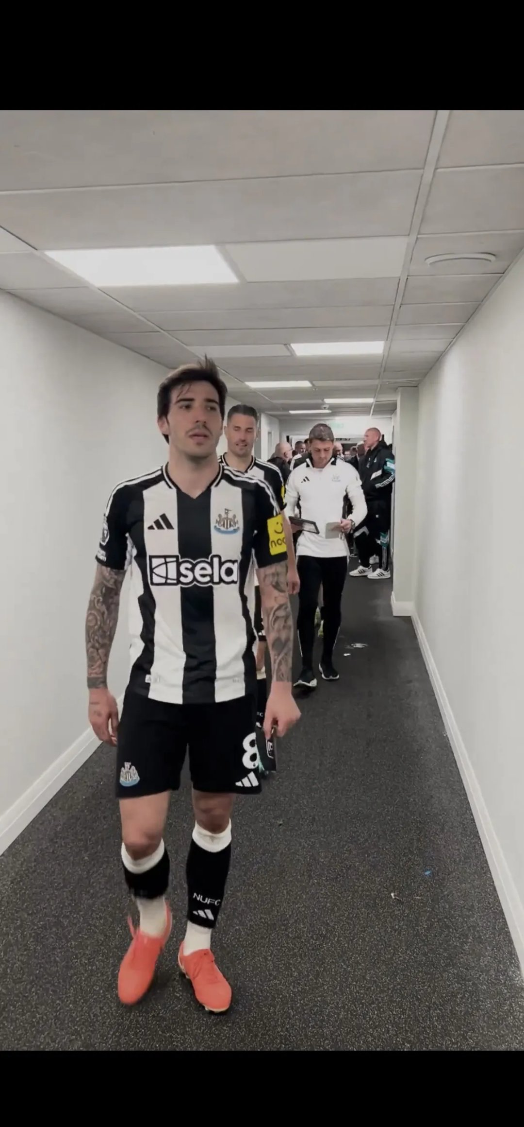 关于纽卡斯尔联主场告负，遭遇对手逆袭的信息