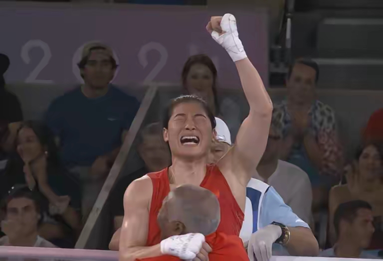 运动员实力超群,斩获金银铜奖牌三连抢 运动员实力超群,斩获金银铜奖牌三连抢