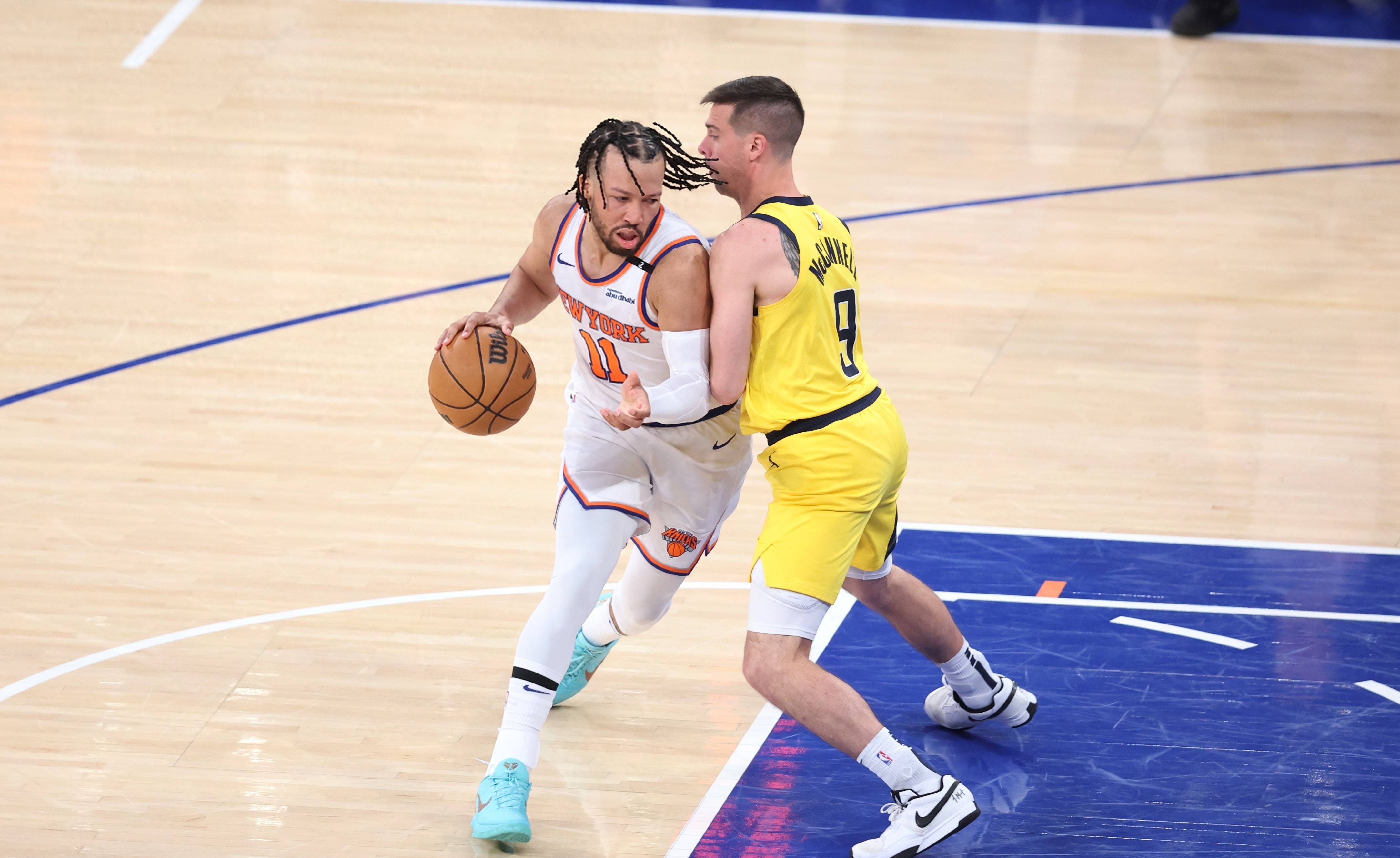 热门球队突破困境，逆转取胜