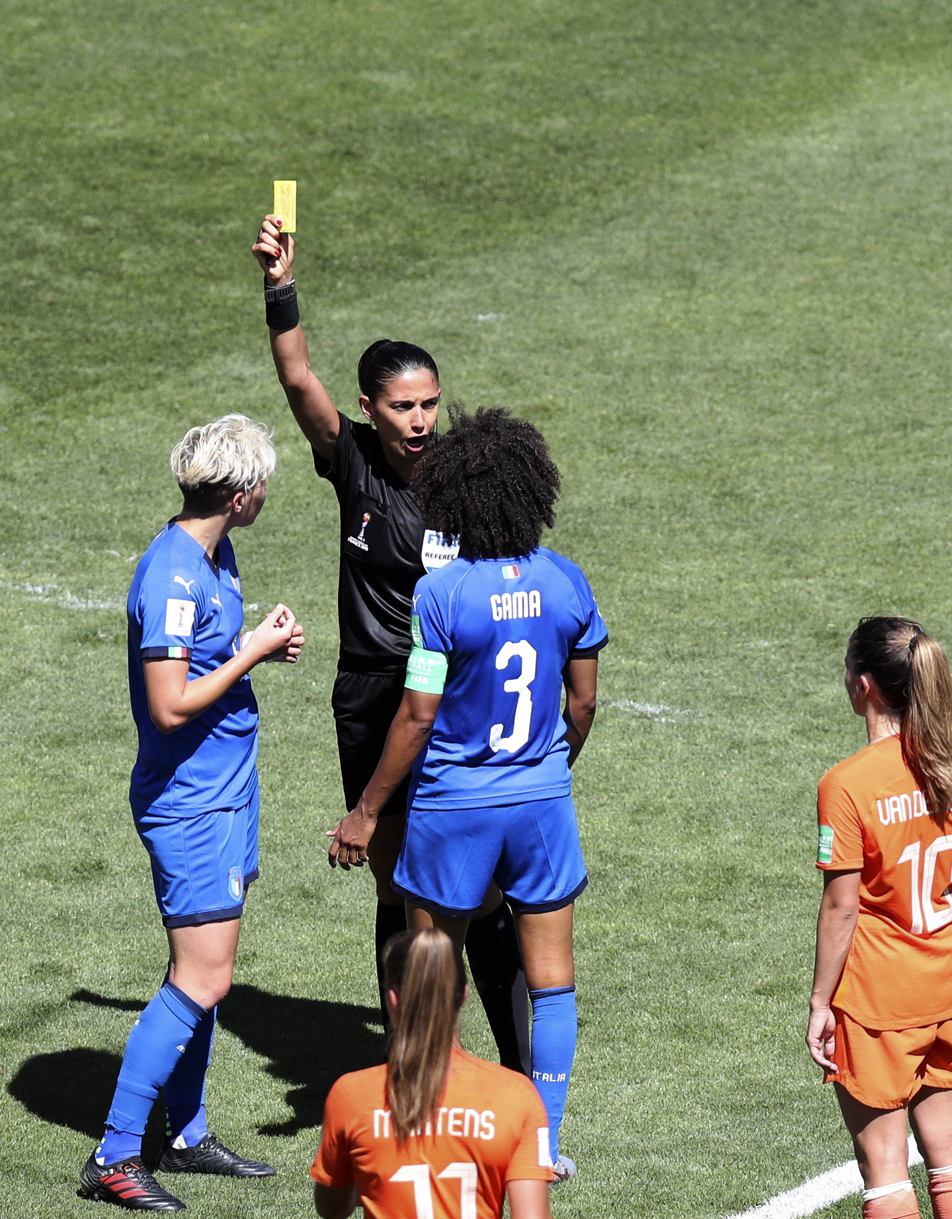 瓦朗谢纳在主场表现出色，获得连胜的简单介绍