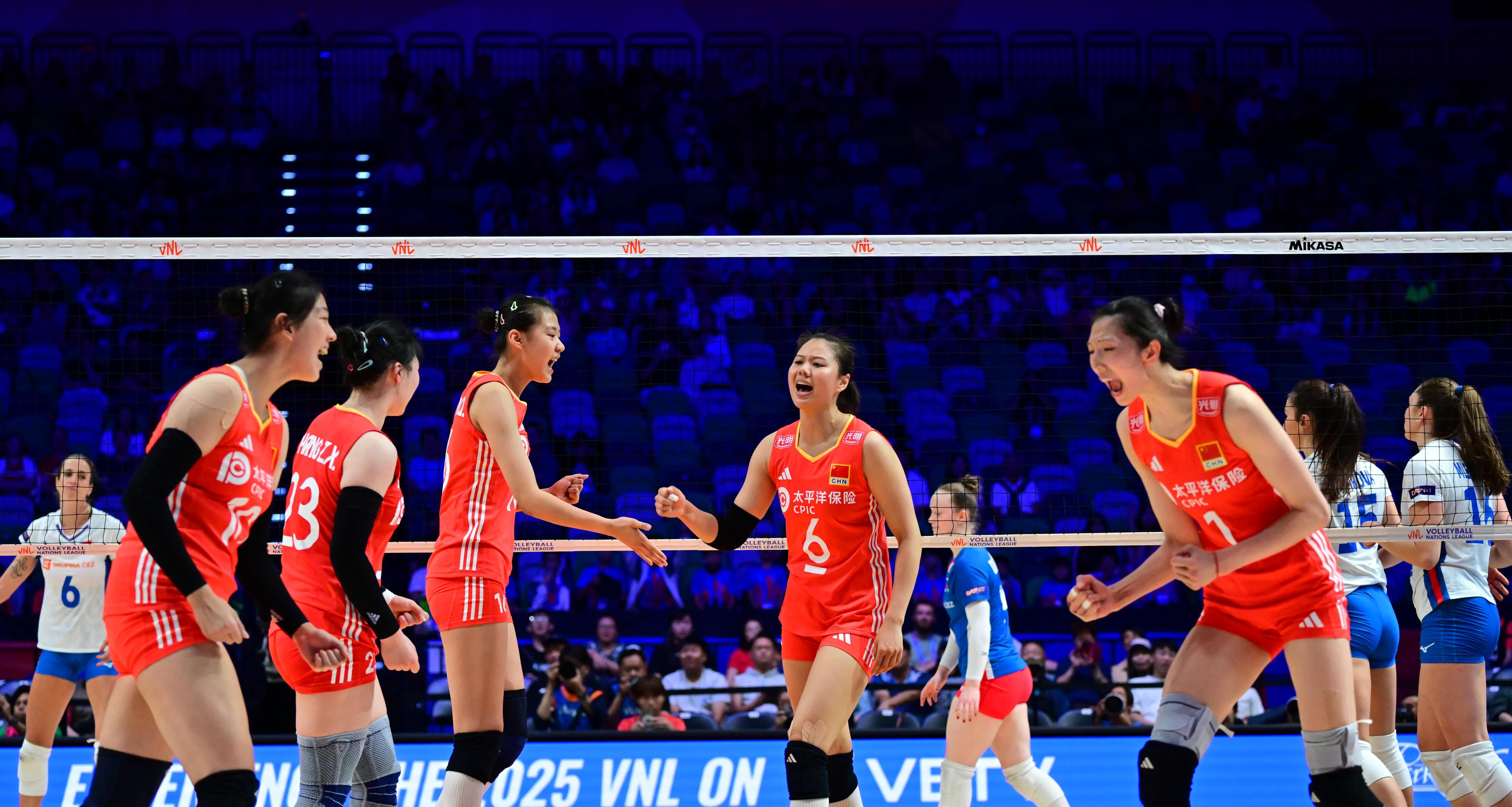 捷克队在排球比赛中实现逆转 捷克队在排球比赛中实现逆转