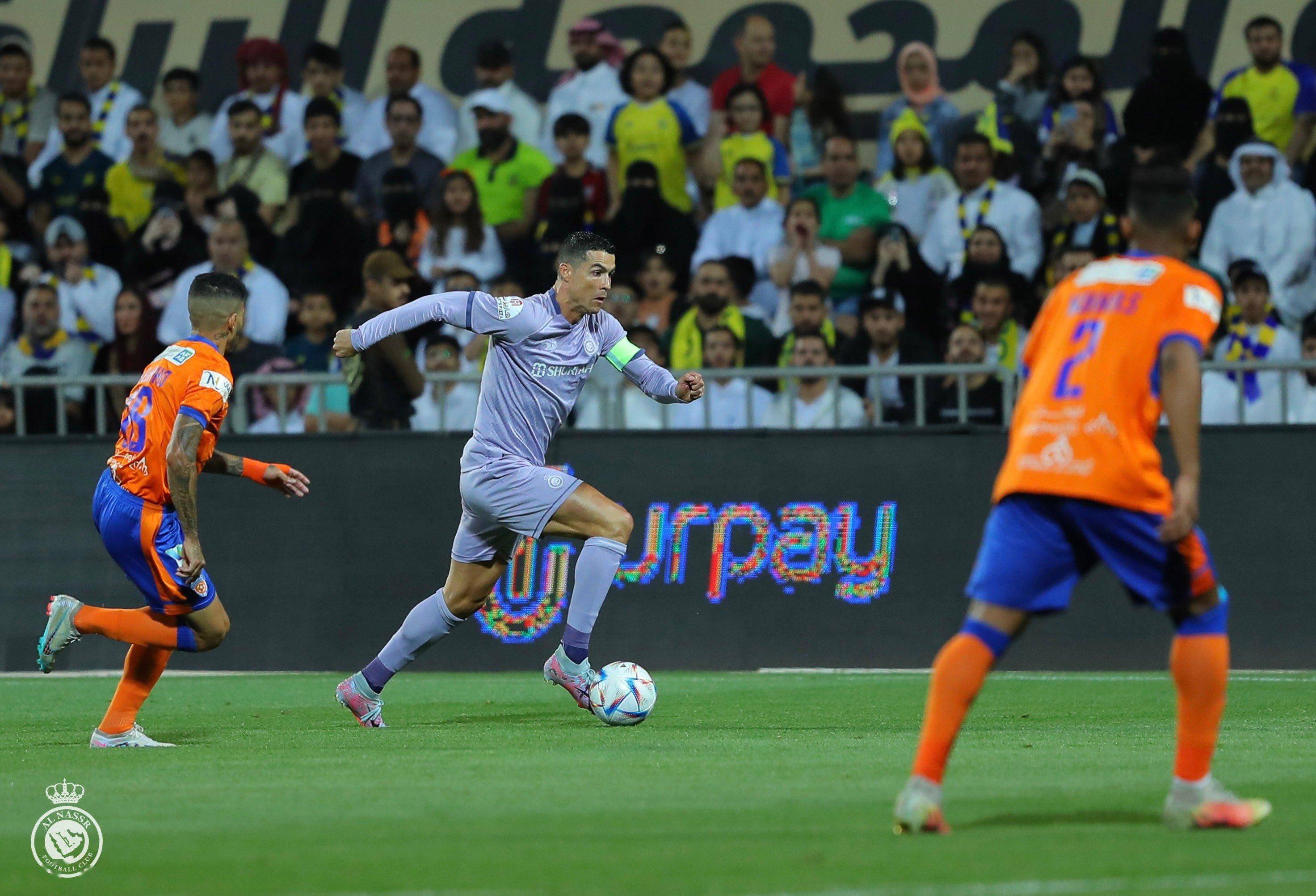 亚冠比赛中球队顶住压力取得胜利 亚冠比赛中球队顶住压力取得胜利