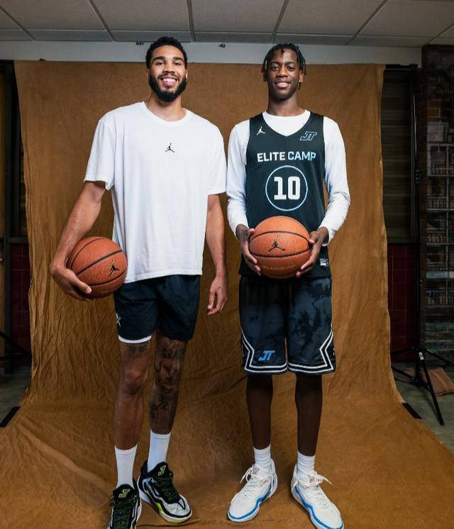 包含顶级篮球盛会如火如荼,球星明星齐聚的词条 包含顶级篮球盛会如火如荼,球星明星齐聚的词条