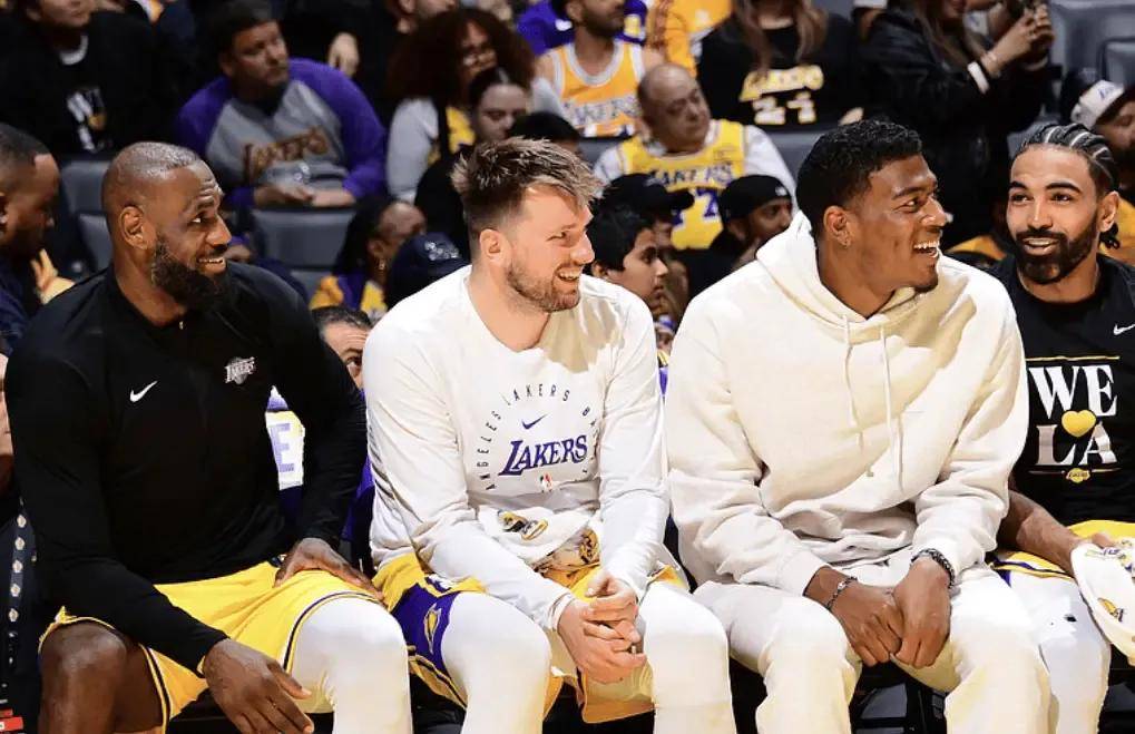 湖人击败公牛,战绩达到巅峰 湖人击败公牛,战绩达到巅峰