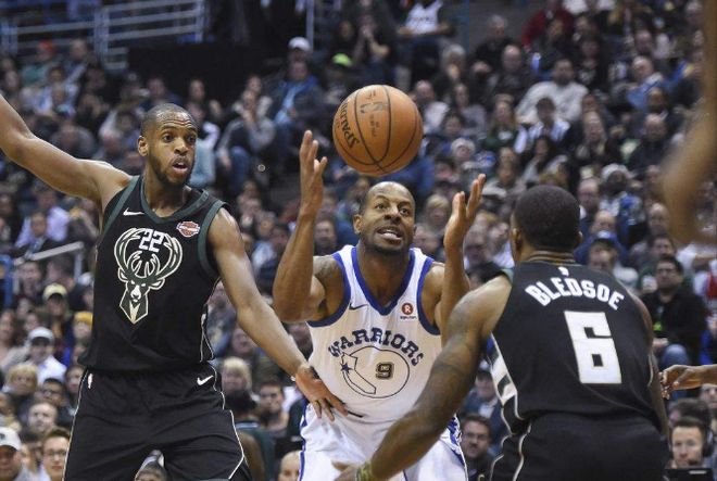 西部第一黑马逆袭，国王逼平雄鹿创意想不到胜利的简单介绍