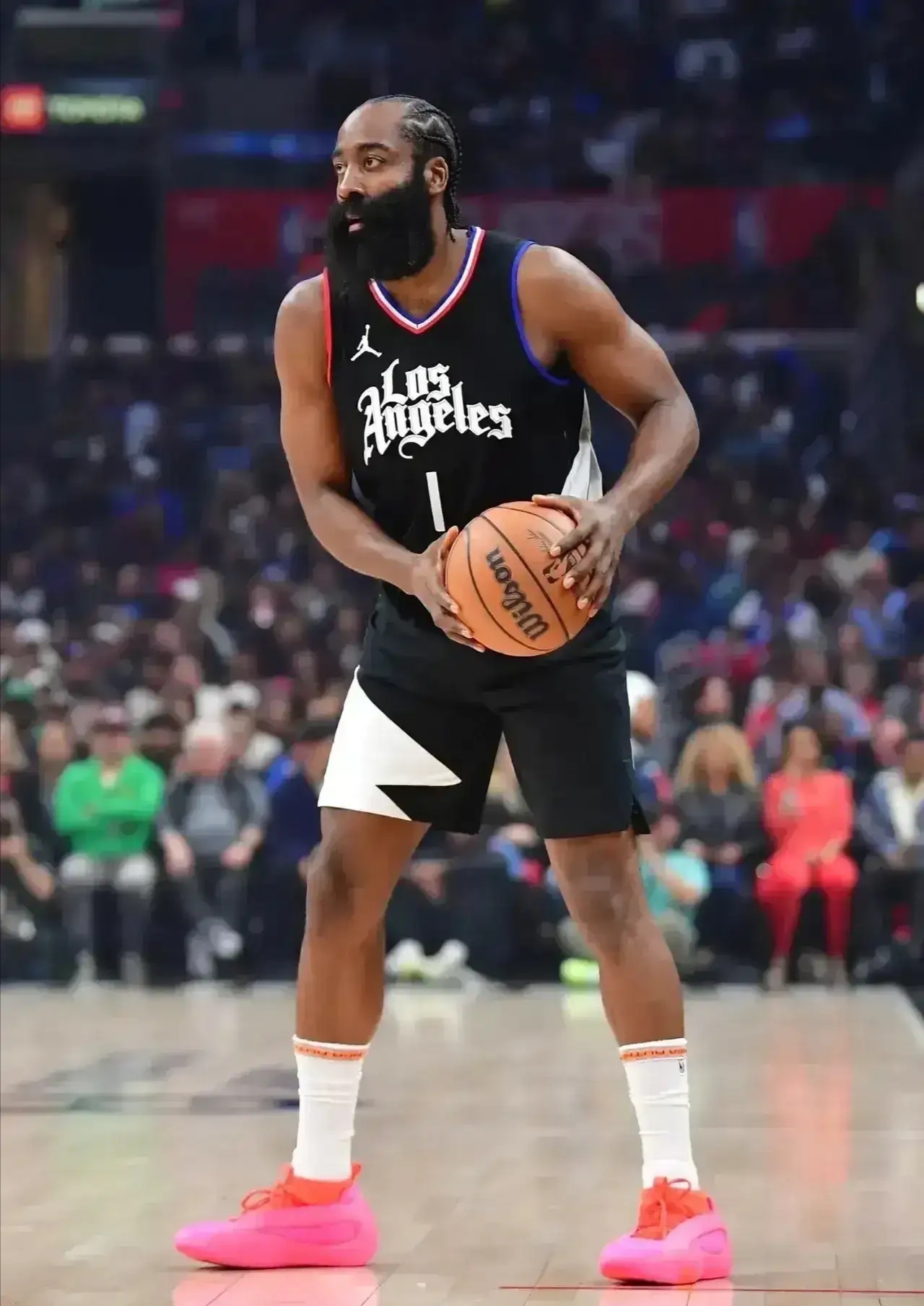 快船近期表现不俗,火箭轻松赢球 快船近期表现不俗,火箭轻松赢球