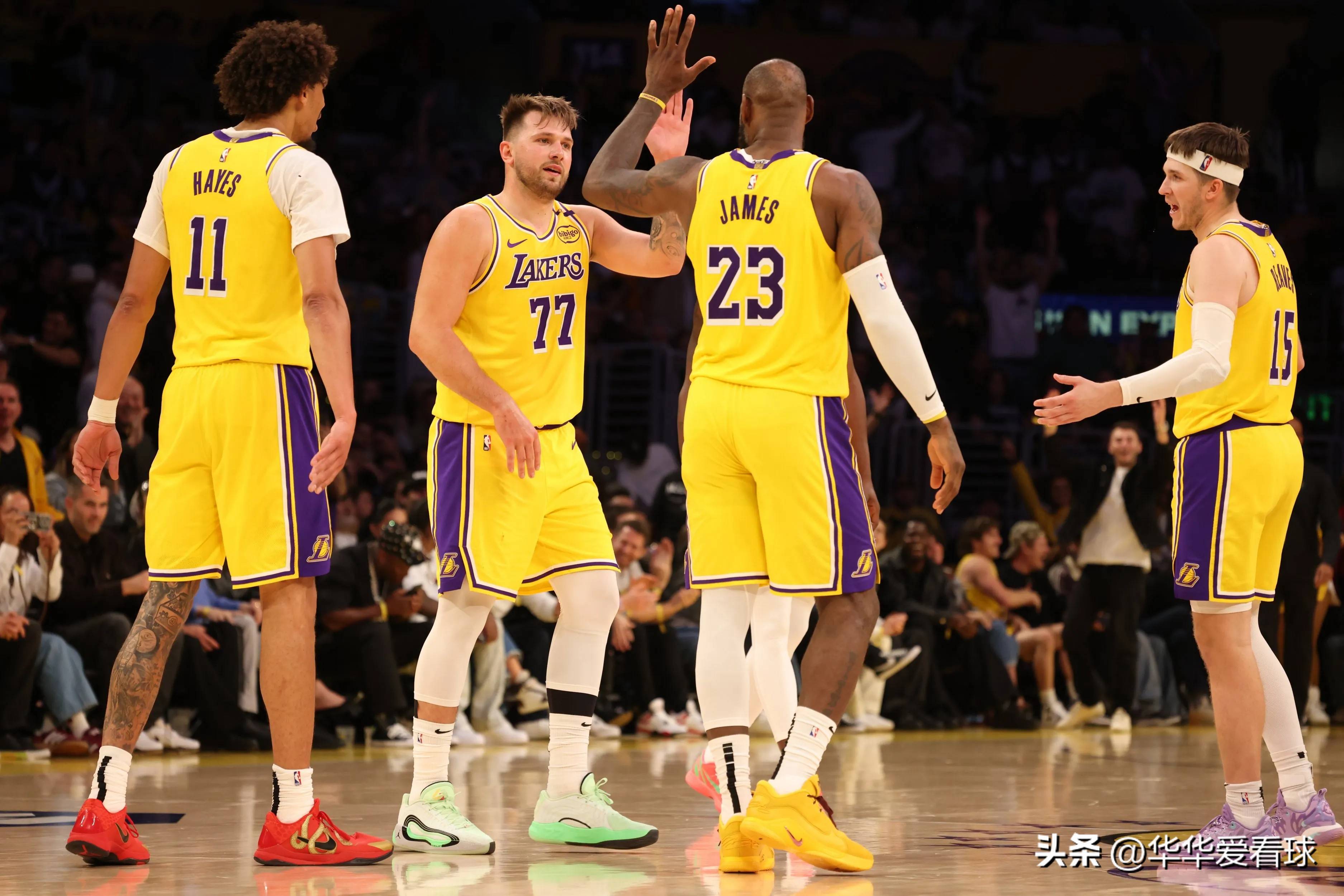 湖人苦战魔术,艰难取胜 湖人苦战魔术,艰难取胜