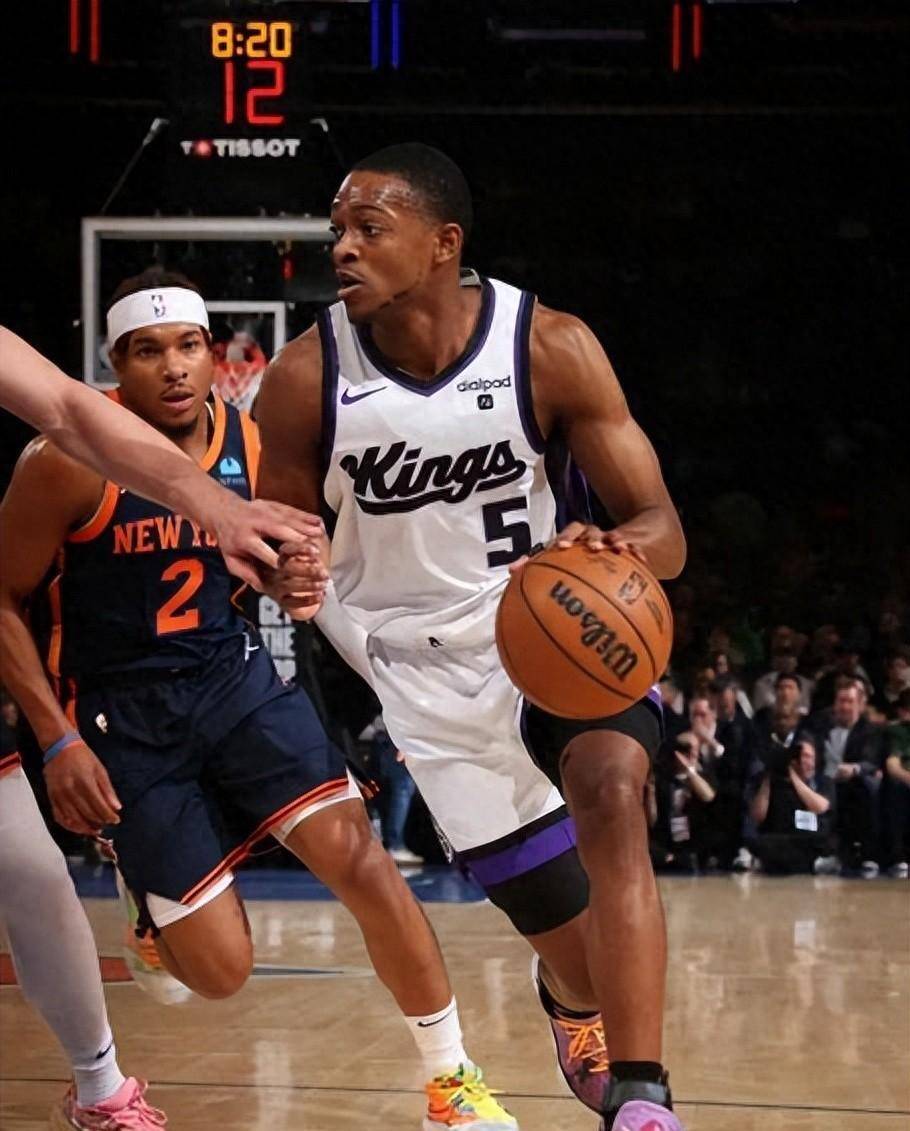 尼克斯不敌湖人,遭遇败仗 尼克斯不敌湖人,遭遇败仗