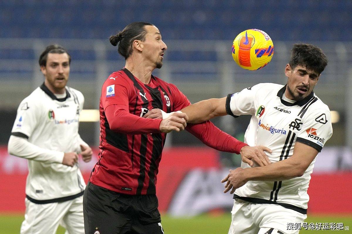 意甲球队争夺冠军激烈升级,AC米兰再度领跑 意甲球队争夺冠军激烈升级,AC米兰再度领跑