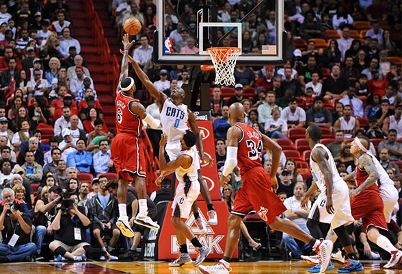 热火主场击败魔术，取得四连胜